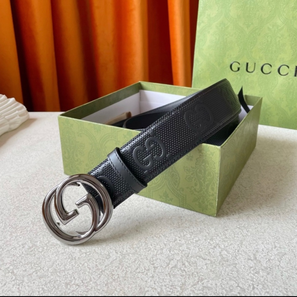 GUCCI signature belt (NEGOTIABLE)